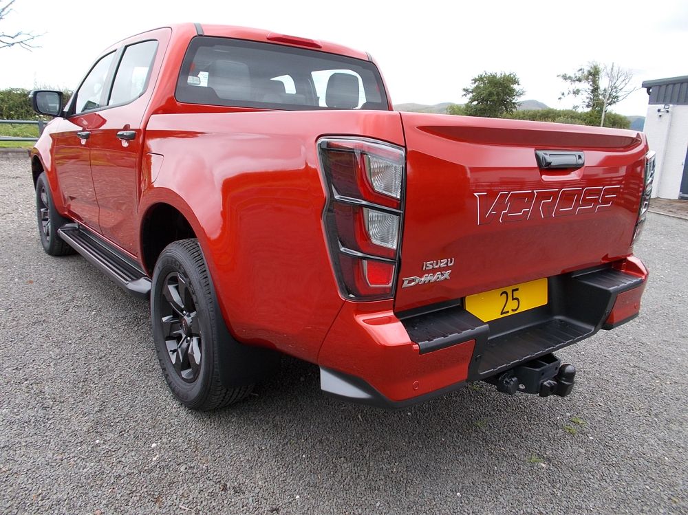 Isuzu  V-Cross 