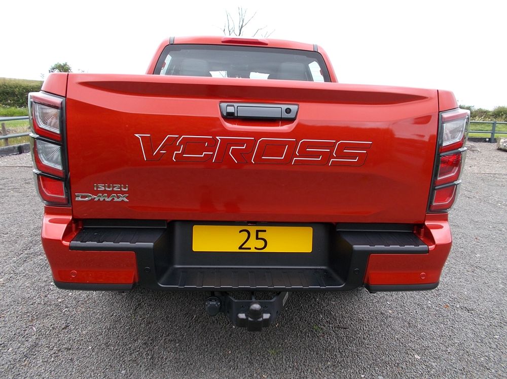 Isuzu  V-Cross 
