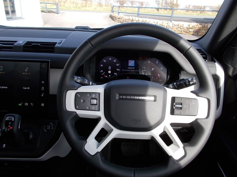 DEFENDER 90 3.0 D250 S HARDTOP 