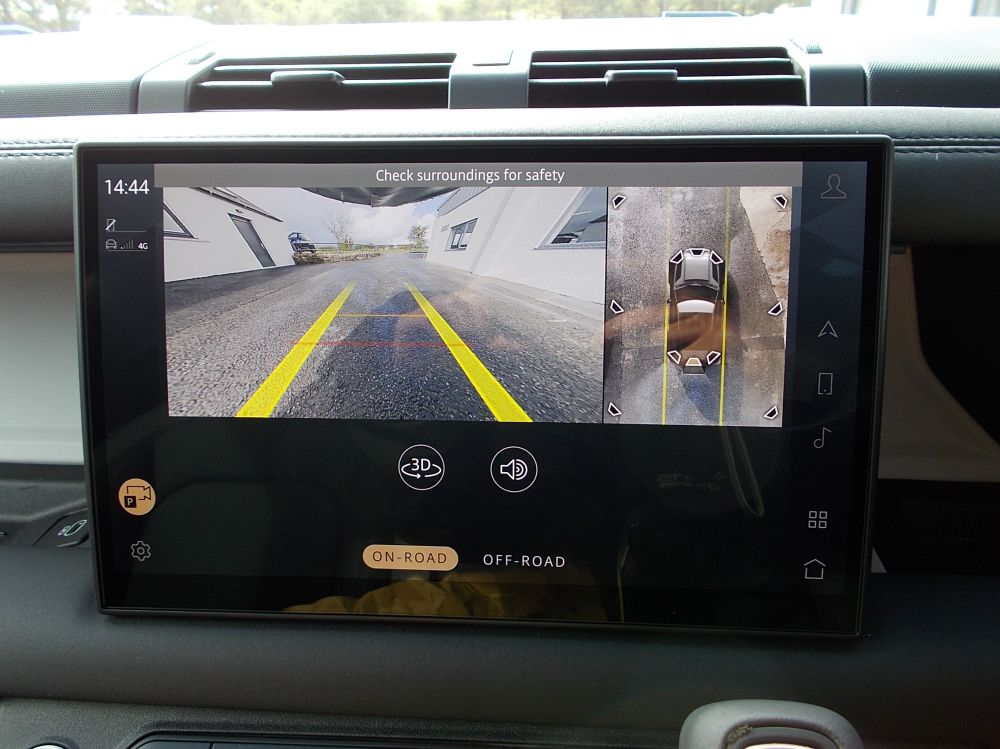 LAND ROVER DEFENDER 90