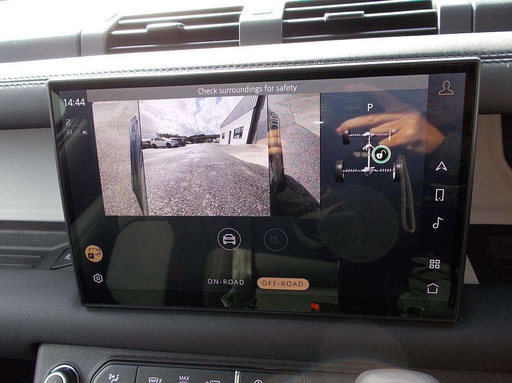 LAND ROVER DEFENDER 90