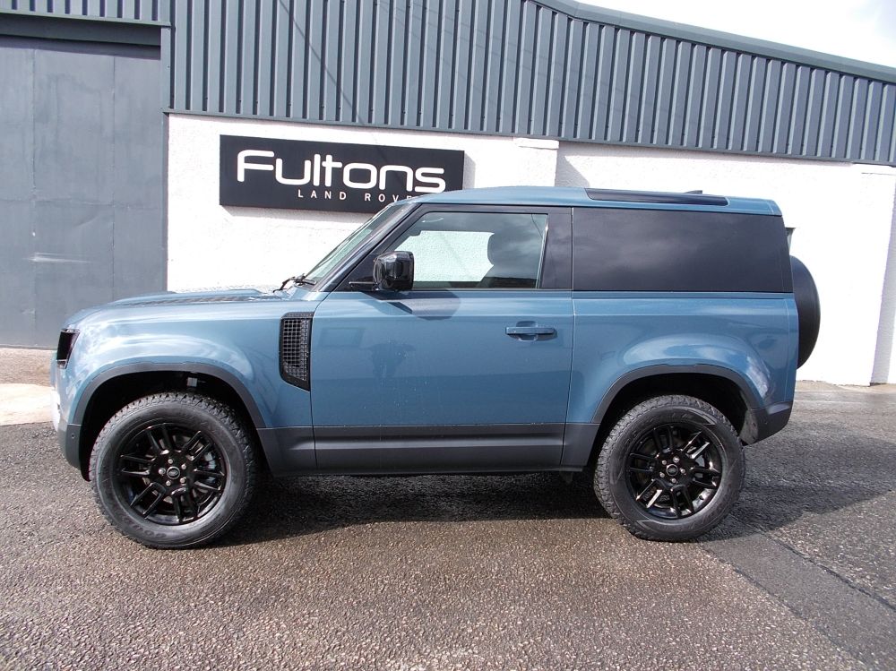 LAND ROVER DEFENDER 90