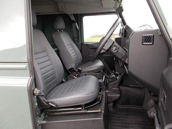 LAND ROVER DEFENDER