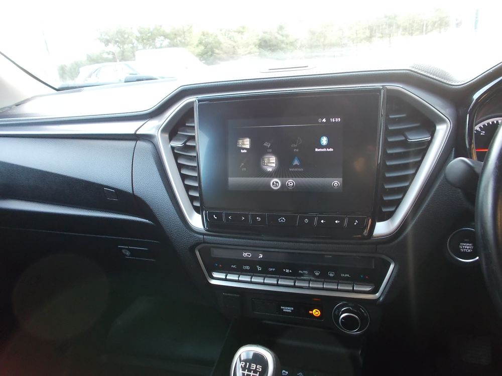ISUZU  DL40