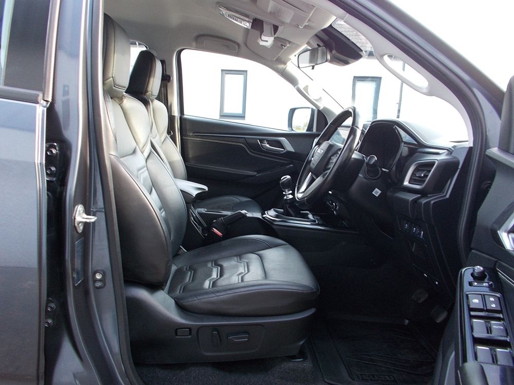 ISUZU  DL40