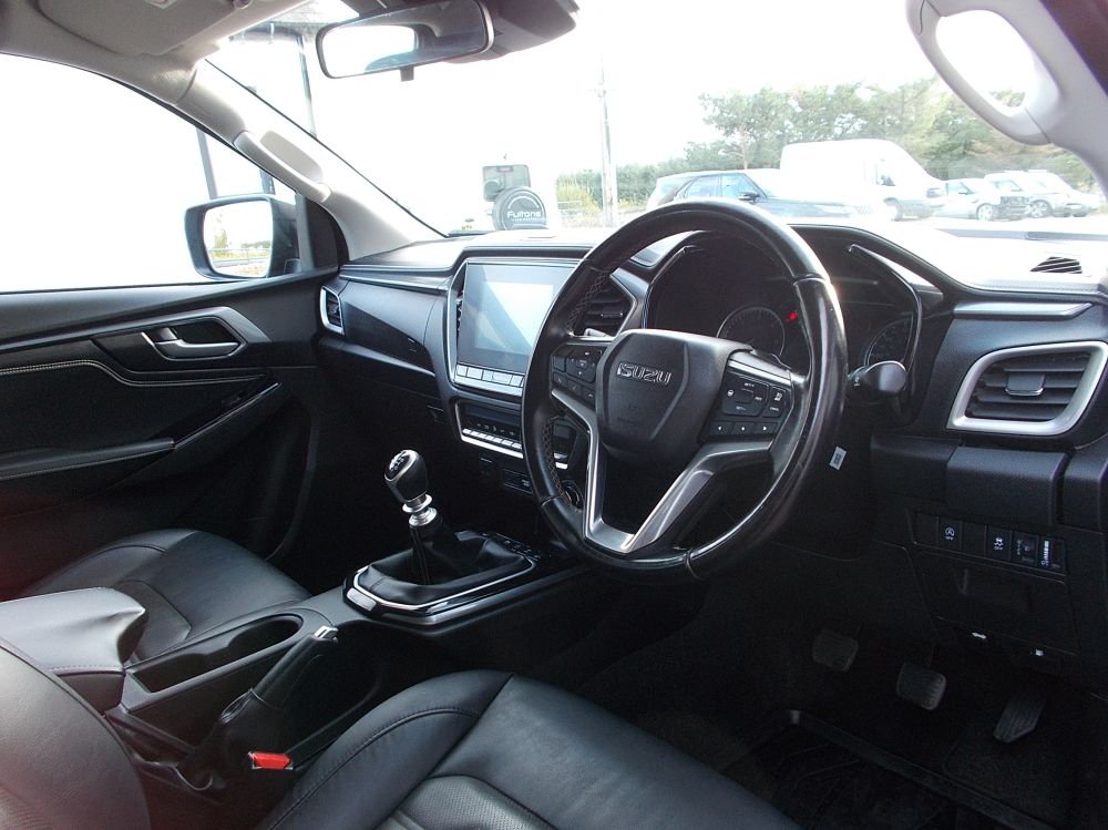 ISUZU  DL40