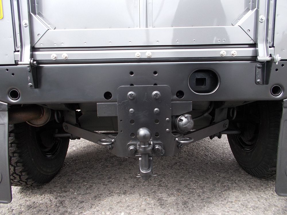 DEFENDER 90  COUNTY 