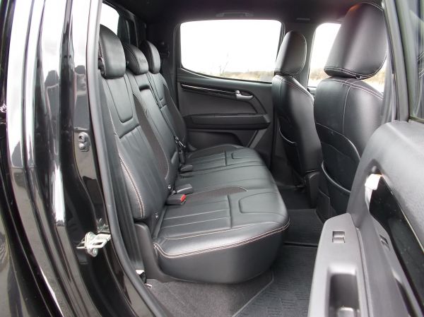 ISUZU BLADE