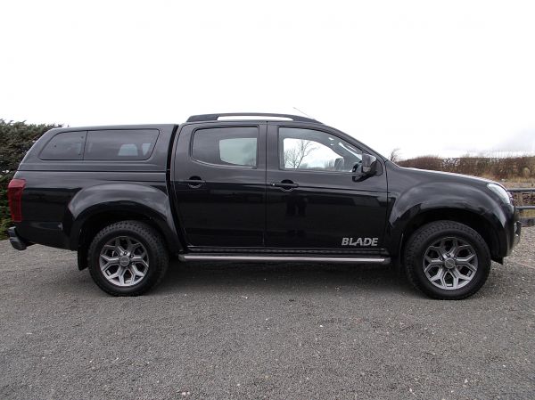 ISUZU BLADE