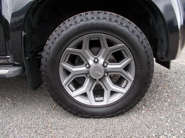 ISUZU BLADE