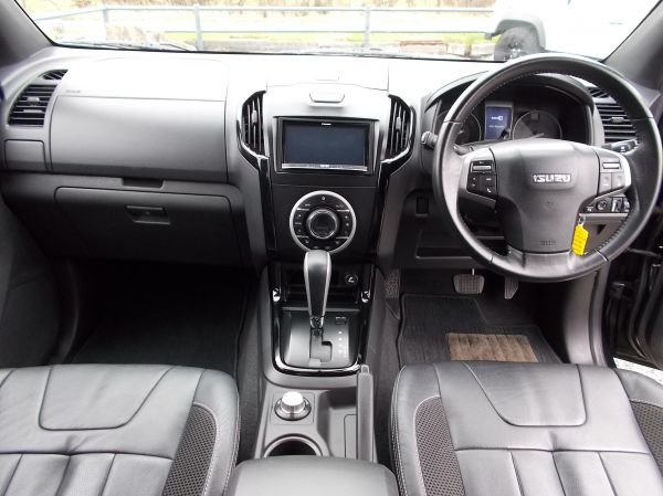 ISUZU BLADE