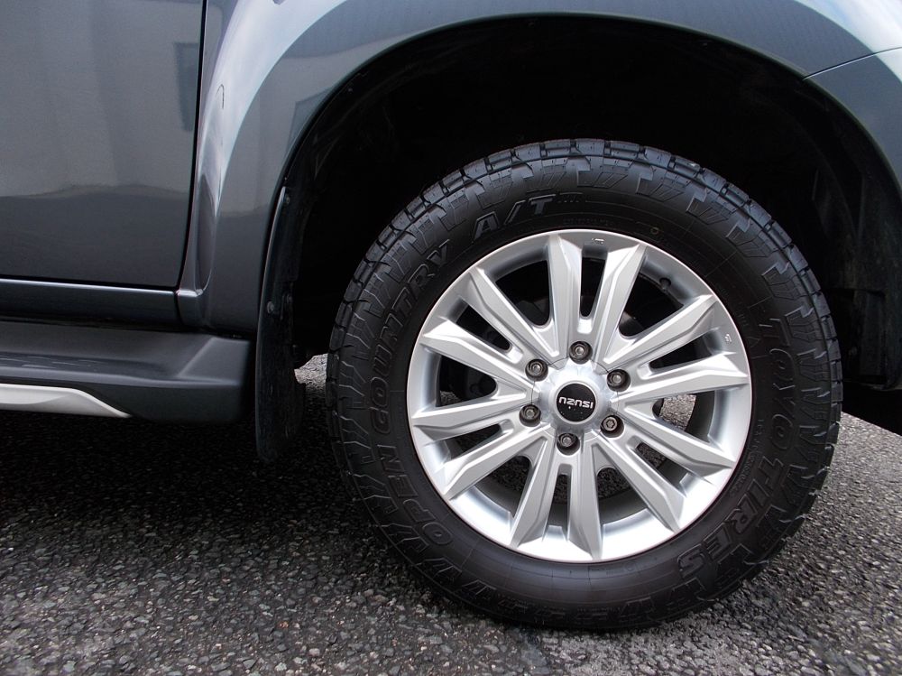 ISUZU D-MAX YUKON 